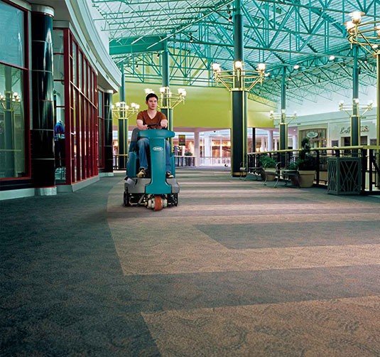 R14 Ride-On Carpet Extractor alt 6